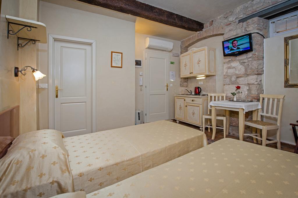 Residence Marco Polo Centro Storico Rovinj Bagian luar foto