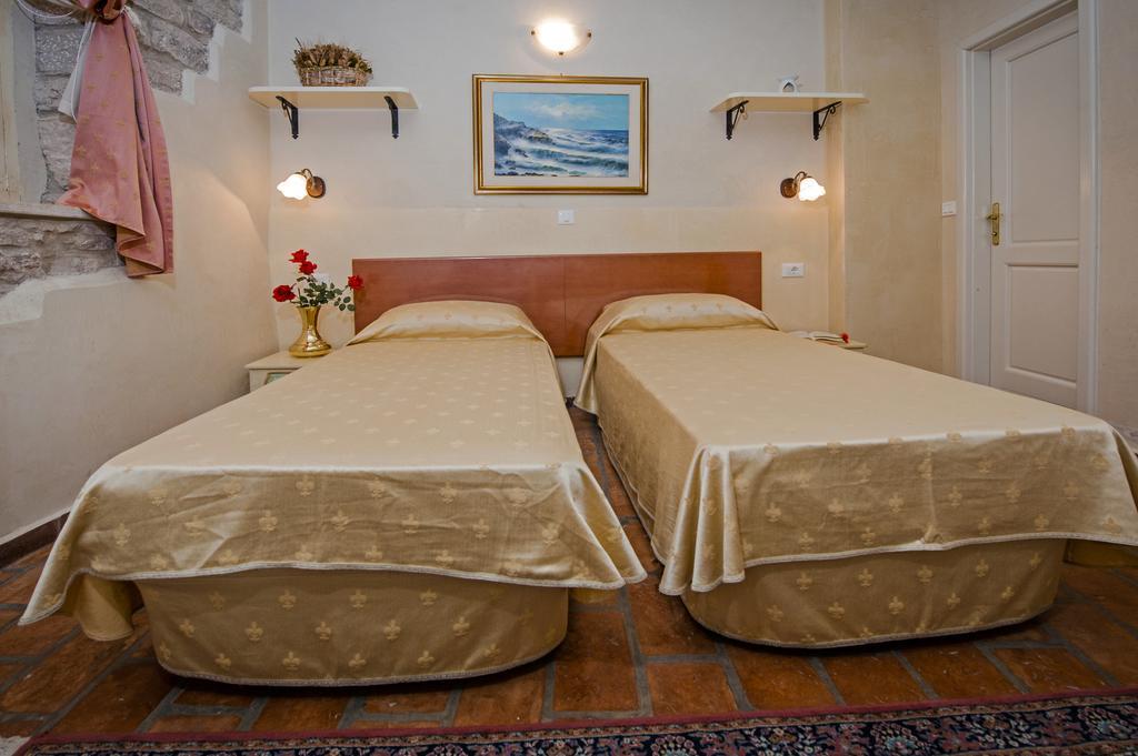 Residence Marco Polo Centro Storico Rovinj Bagian luar foto